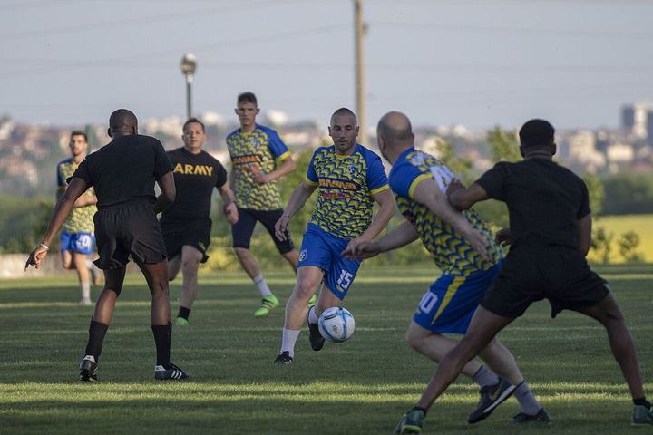 5-1！欧洲内战变惨案：FIFA第8终迎首胜 利物浦大将7分钟梅开二度（封面配图）